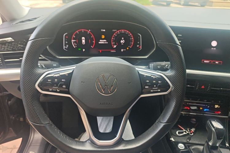 Used Volkswagen Passat 2023 330TSI Starry Luxury Edition Steering Wheel