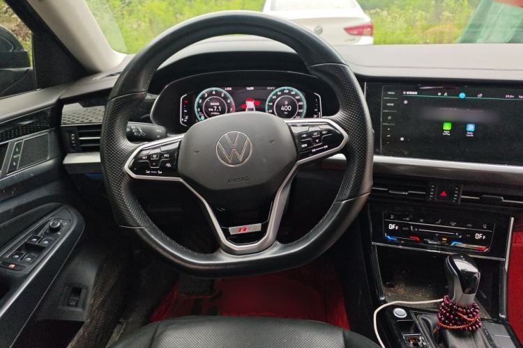 Used Volkswagen Passat 2023 Facelift 330TSI Luxury Edition Steering Wheel
