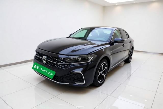 Ojetý Volkswagen Passat 2023 330TSI Starry Elite Edition