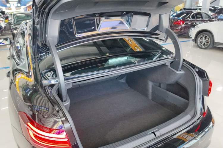 Used Volkswagen Passat 2023 Facelift 330TSI Luxury Edition Trunk