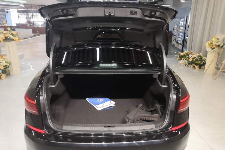 Used Volkswagen Passat 2023 Facelift 330TSI Luxury Edition Trunk
