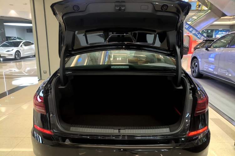Used Volkswagen Passat 2023 Revised 330TSI Starry Elite Edition Trunk