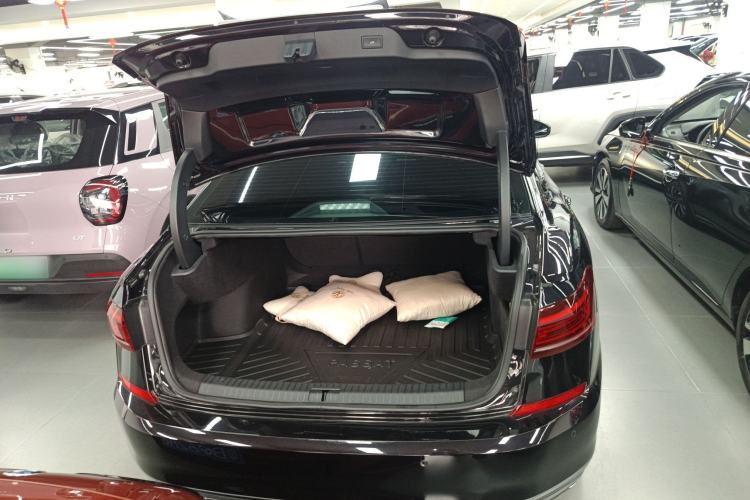 Used Volkswagen Passat 2023 Facelift 330TSI Luxury Edition Trunk