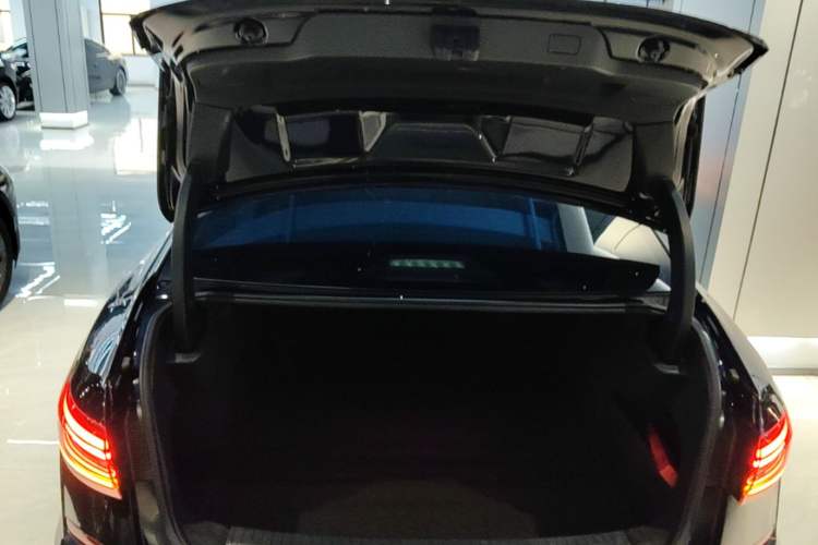 Used Volkswagen Passat 2023 Revised 330TSI Starry Elite Edition Trunk