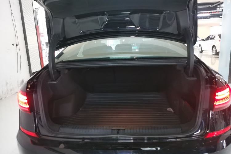 Used Volkswagen Passat 2023 Facelift 330TSI Luxury Edition Trunk