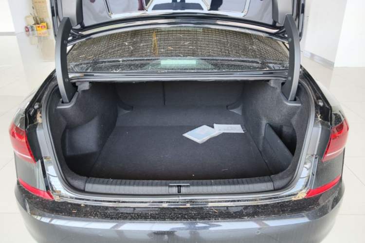 Used Volkswagen Passat 2023 280TSI Business Edition Trunk