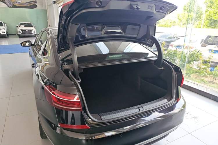 Used Volkswagen Passat 2023 Facelift 330TSI Luxury Edition Trunk