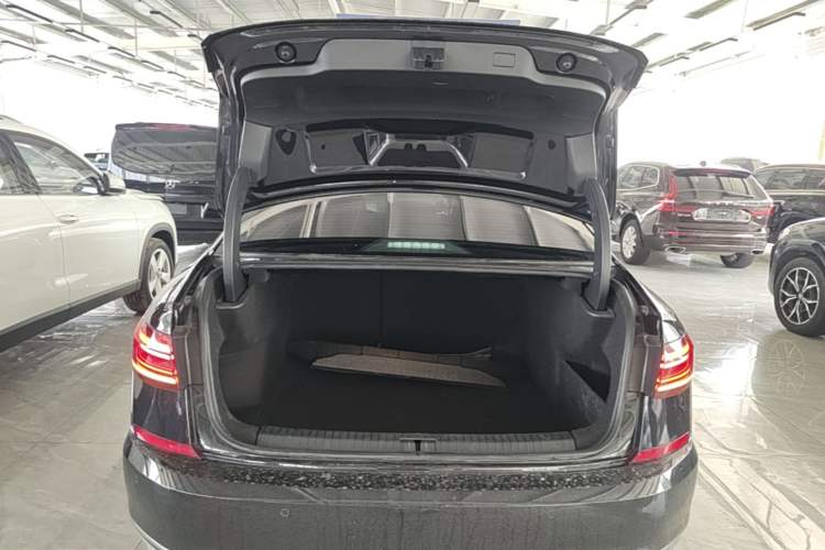 Used Volkswagen Passat 2023 Revised Version 280TSI Business Edition Trunk