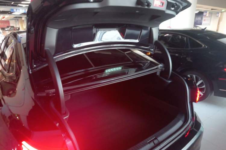 Used Volkswagen Passat 2023 Facelift 330TSI Luxury Edition Trunk