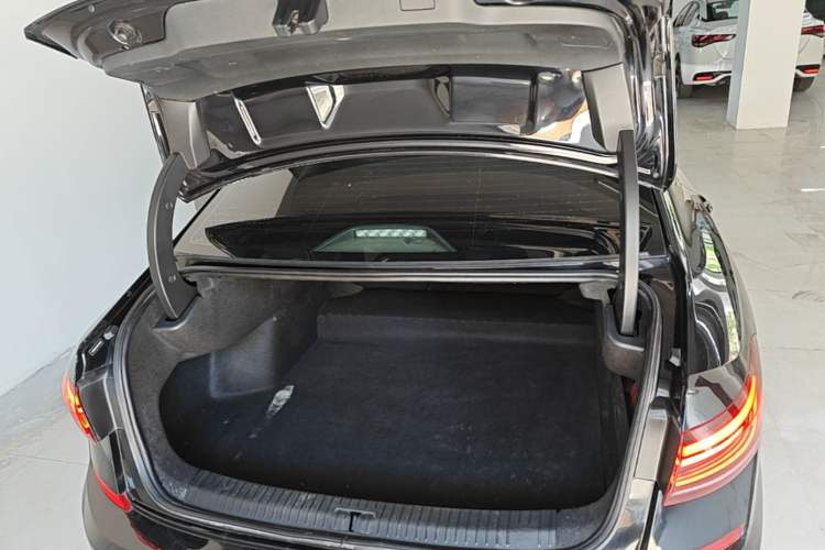 Used Volkswagen Passat 2023 280TSI Business Edition Trunk