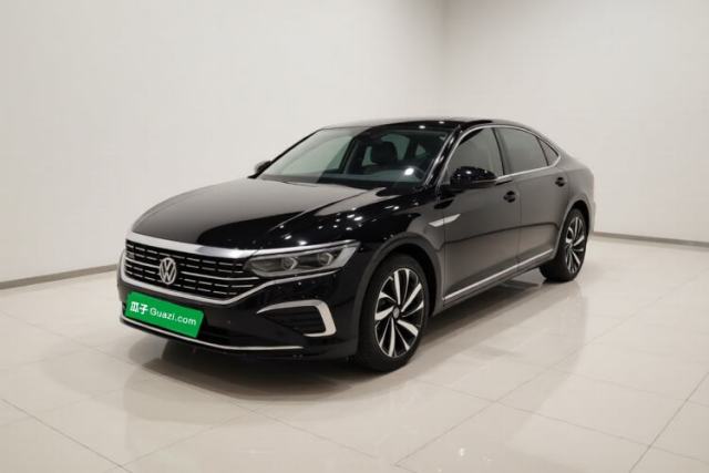 Volkswagen Passat 2023 Facelift 330TSI Luxury Edition usado