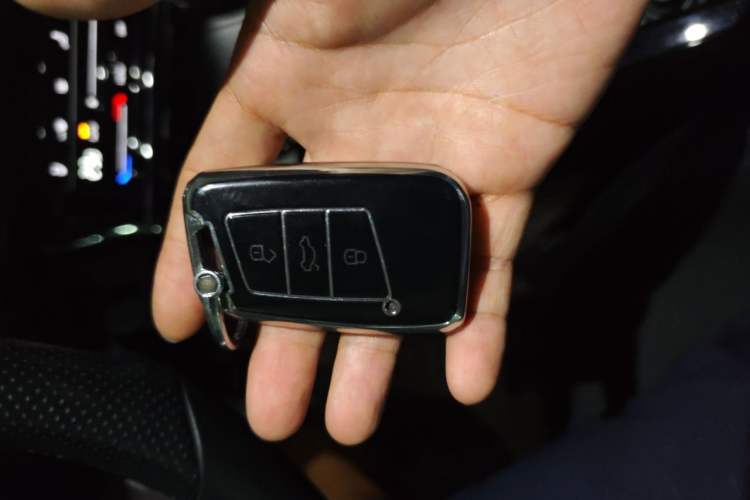 Used Volkswagen Passat 2023 330TSI Luxury Edition Vehicle Key