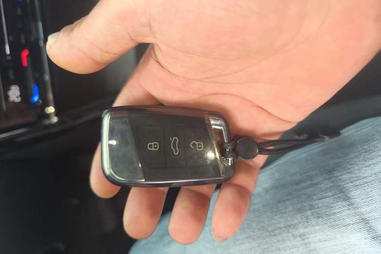Used Volkswagen Passat 2023 Facelift 330TSI Prestige Edition Vehicle Key