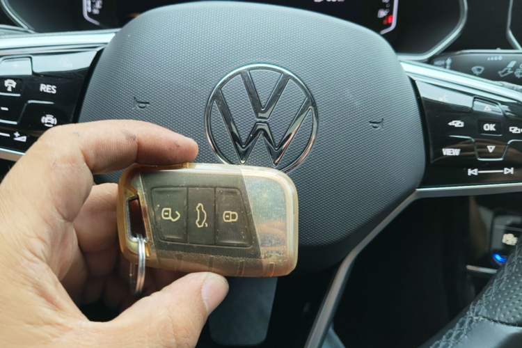Used Volkswagen Passat 2023 330TSI Elite Edition Vehicle Key