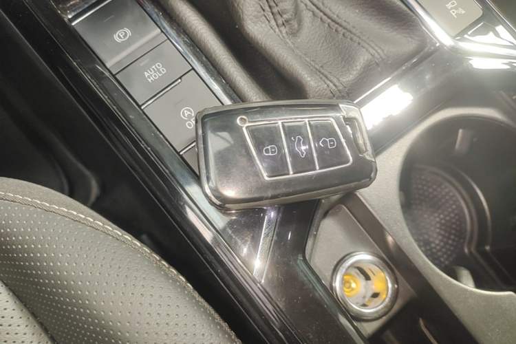 Used Volkswagen Passat 2023 Facelift 330TSI Luxury Edition Vehicle Key