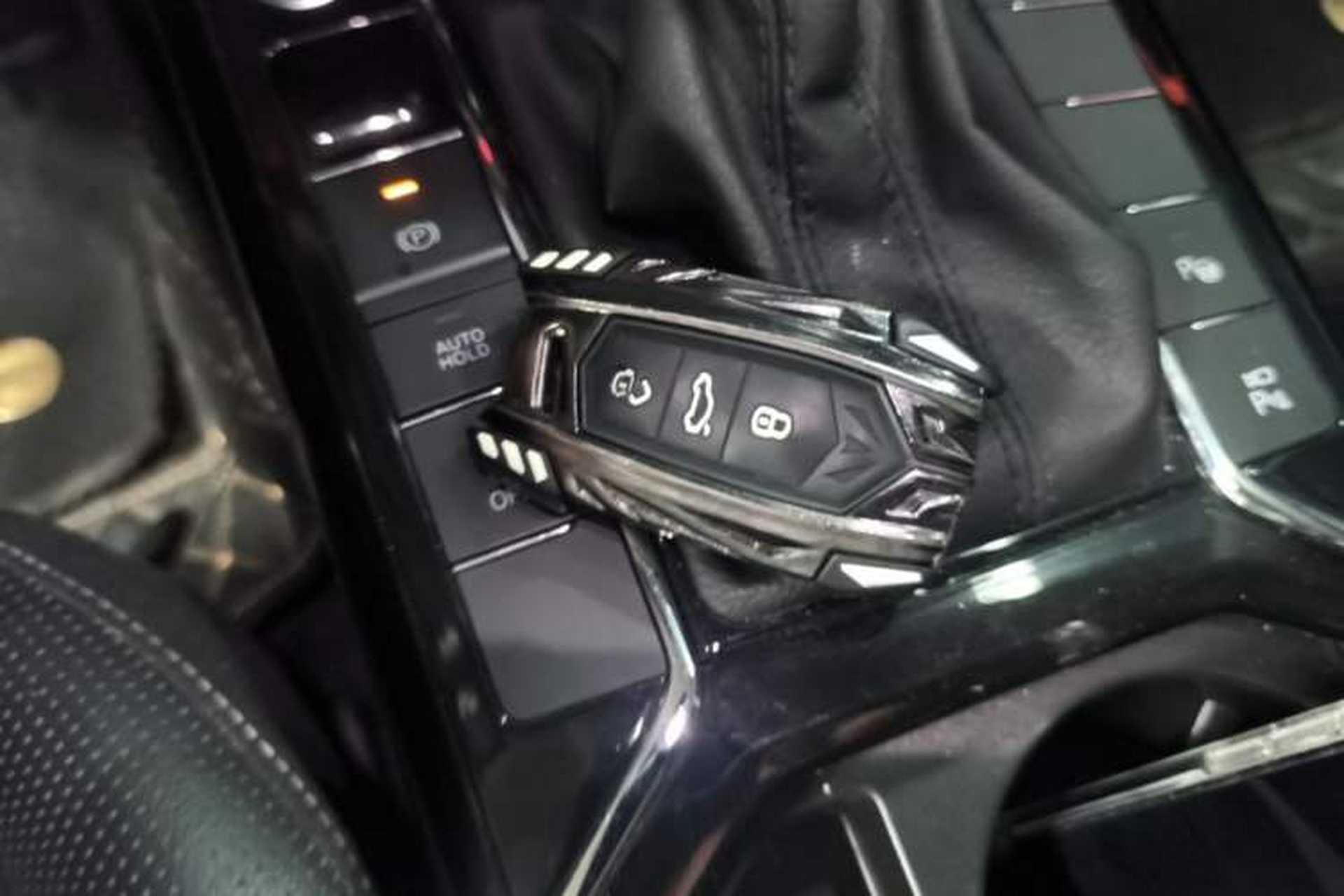 Used Volkswagen Passat 2023 Facelift 330TSI Luxury Edition Vehicle Key