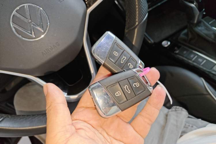 Used Volkswagen Passat 2023 330TSI Elite Edition Vehicle Key
