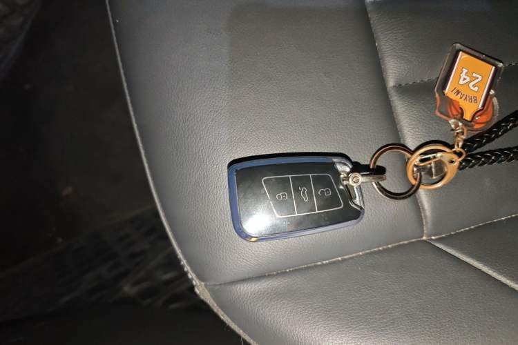 Used Volkswagen Passat 2023 330TSI Elite Edition Vehicle Key