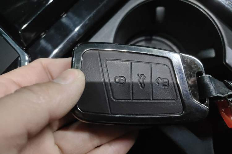 Used Volkswagen Passat 2023 Facelift 330TSI Luxury Edition Vehicle Key