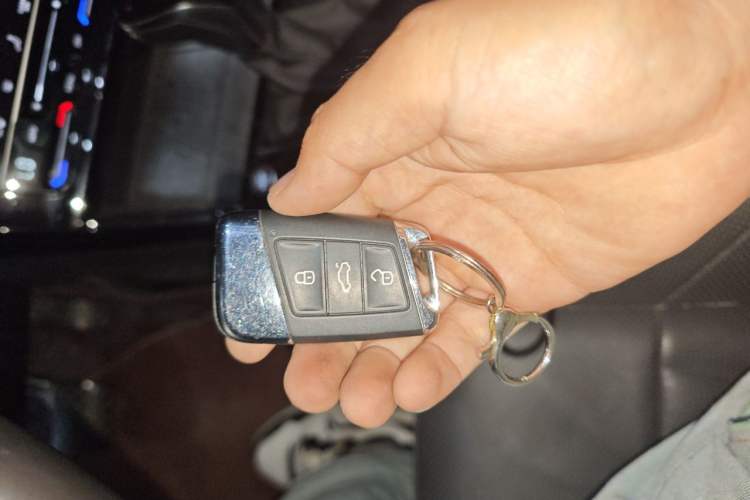 Used Volkswagen Passat 2023 Facelift 330TSI Luxury Edition Vehicle Key