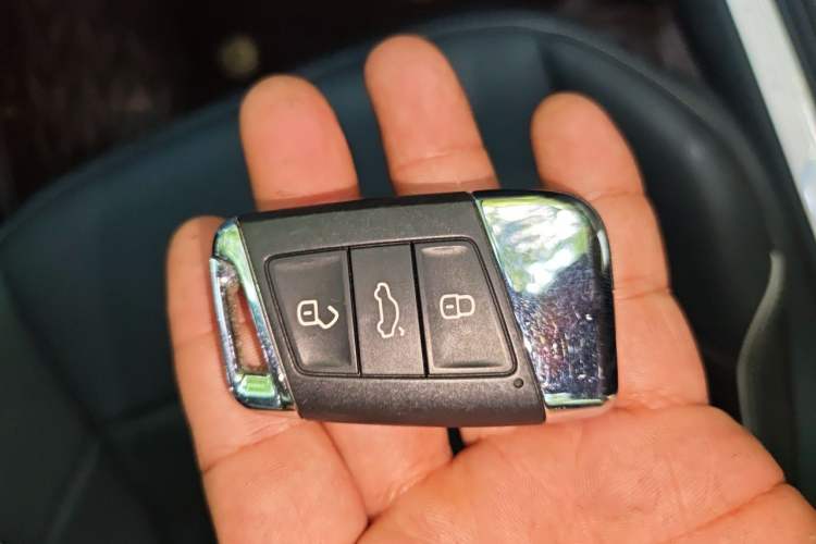Used Volkswagen Passat 2023 Revised 380TSI Luxury Edition Vehicle Key