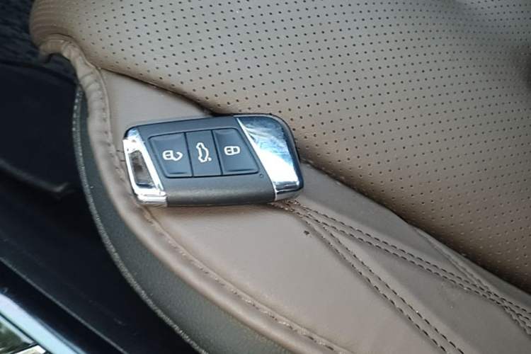 Used Volkswagen Passat 2023 330TSI Elite Edition Vehicle Key