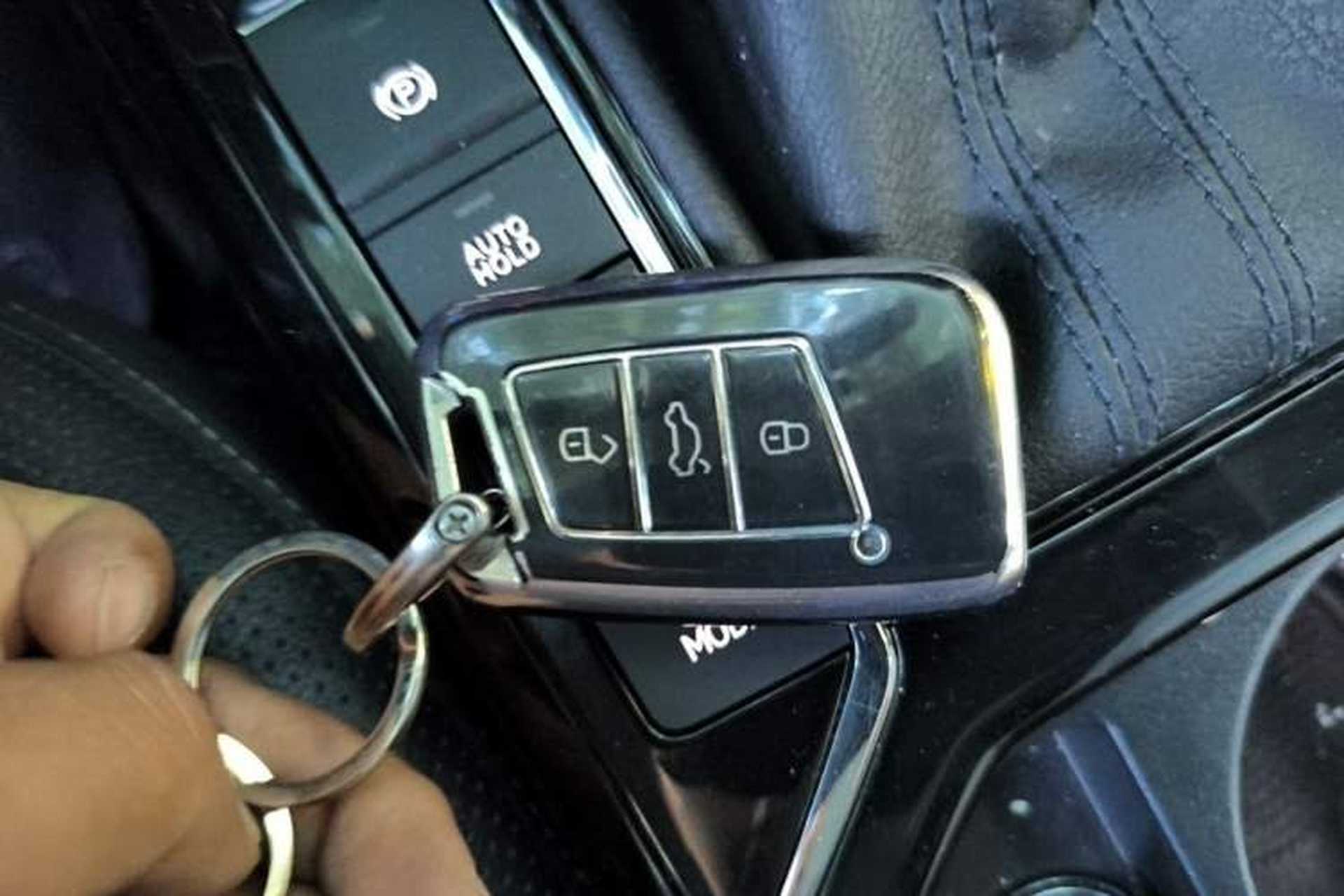 Used Volkswagen Passat 2023 Facelift 330TSI Luxury Edition Vehicle Key