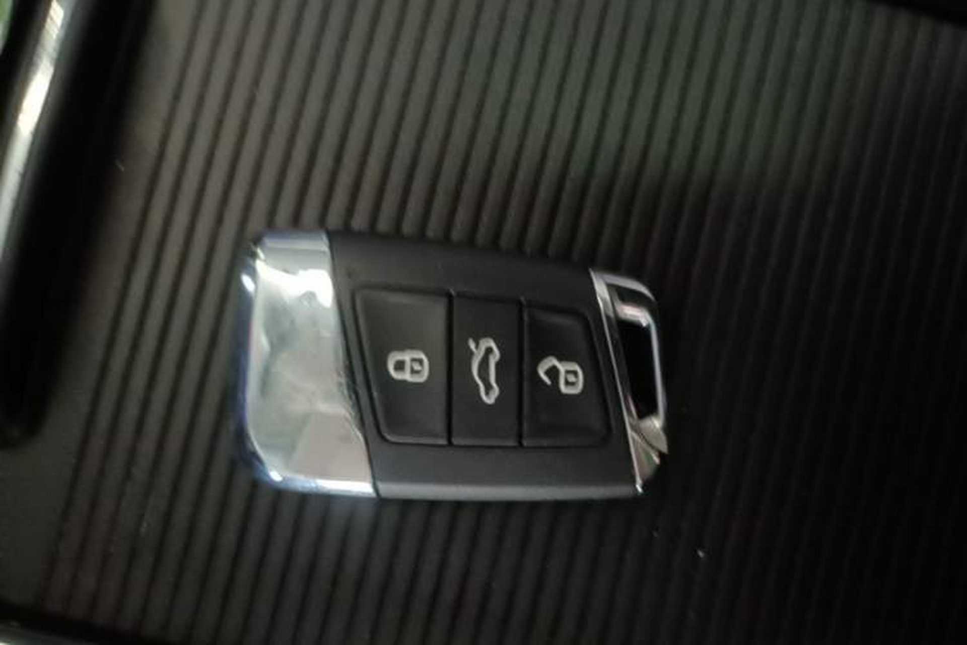 Used Volkswagen Passat 2023 Facelift 330TSI Luxury Edition Vehicle Key