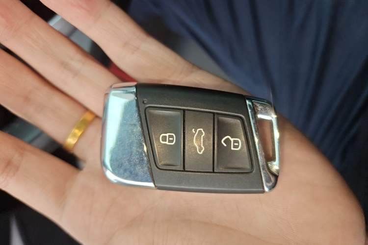 Used Volkswagen Passat 2023 330TSI Luxury Edition Vehicle Key