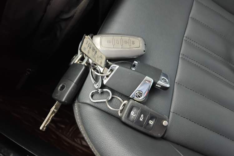 Used Volkswagen Passat 2023 330TSI Elite Edition Vehicle Key