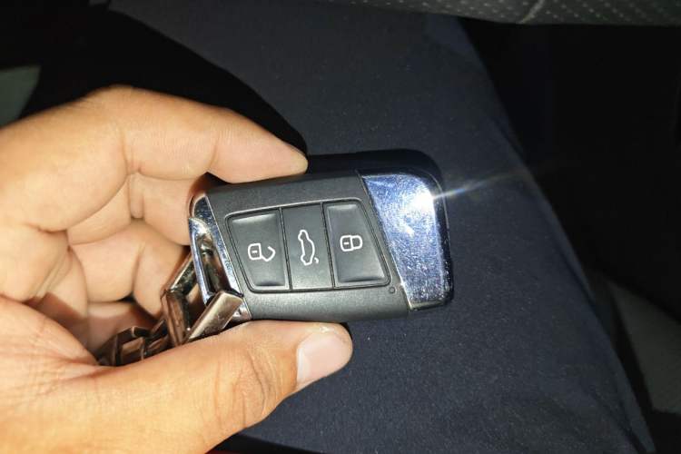 Used Volkswagen Passat 2023 Facelift 330TSI Luxury Edition Vehicle Key