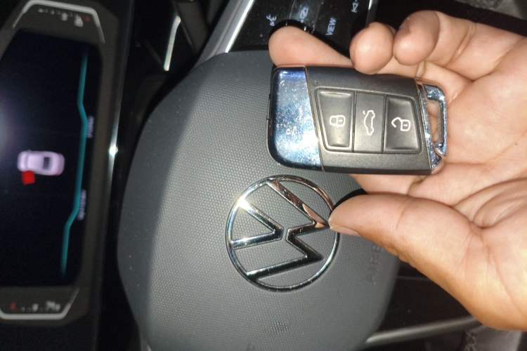 Used Volkswagen Passat 2023 Facelift 330TSI Luxury Edition Vehicle Key