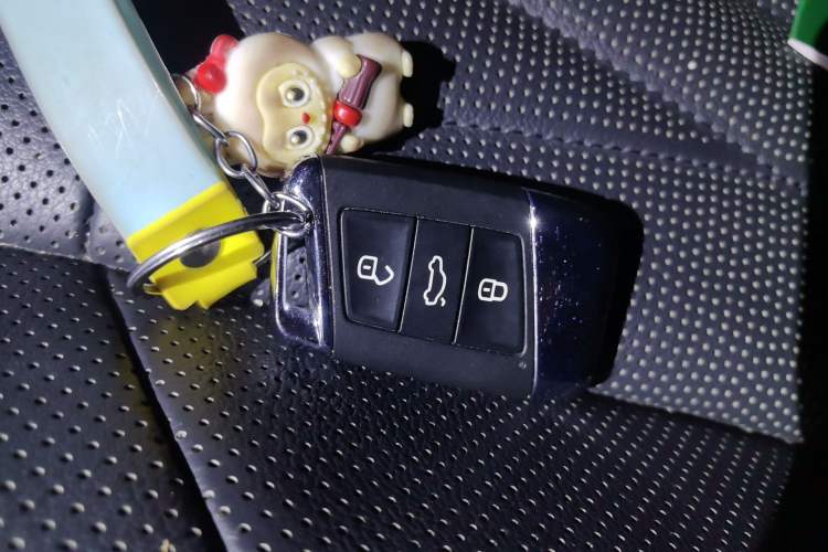 Used Volkswagen Passat 2023 330TSI Luxury Edition Vehicle Key