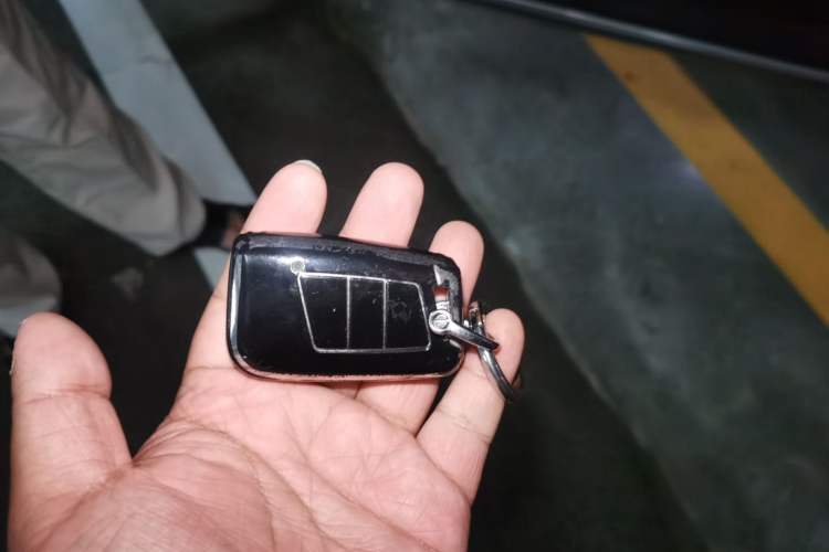 Used Volkswagen Passat 2023 Facelift 330TSI Luxury Edition Vehicle Key