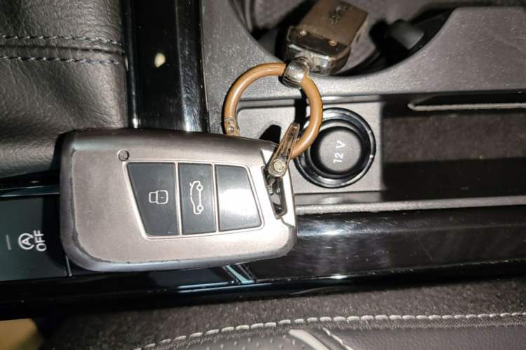 Used Volkswagen Passat 2023 Revised 380TSI Luxury Edition Vehicle Key