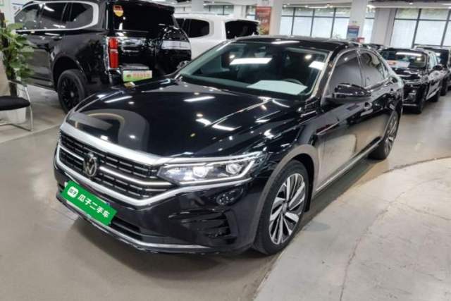 Volkswagen Passat 2023 Revised 380TSI Luxury Edition d’occasion