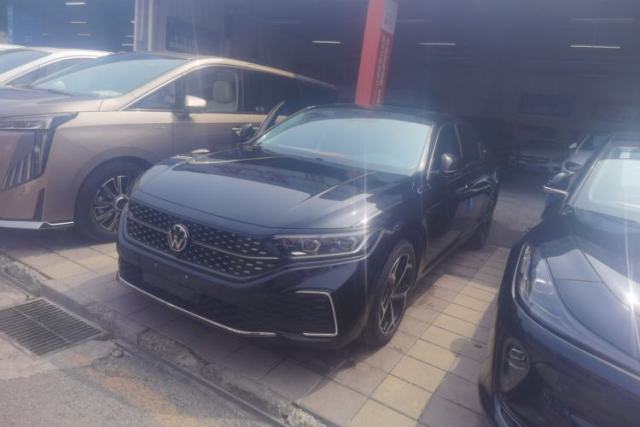 Used Volkswagen Passat 2023 Restyled 330TSI Starry Luxury Edition