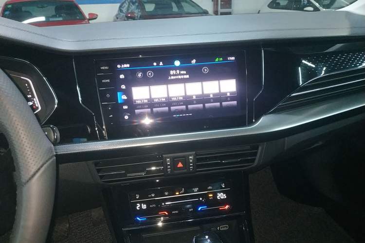 Used Volkswagen Passat 2023 330TSI Starry Luxury Edition Audio And AC Panel
