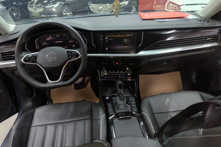 Used Volkswagen Passat 2023 Revised 330TSI Elite Edition Center Console