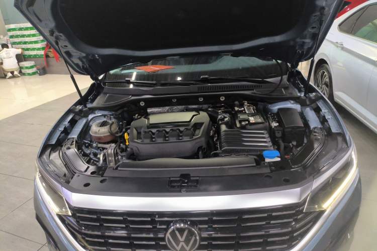 Used Volkswagen Passat 2023 Revised 330TSI Elite Edition Engine Bay