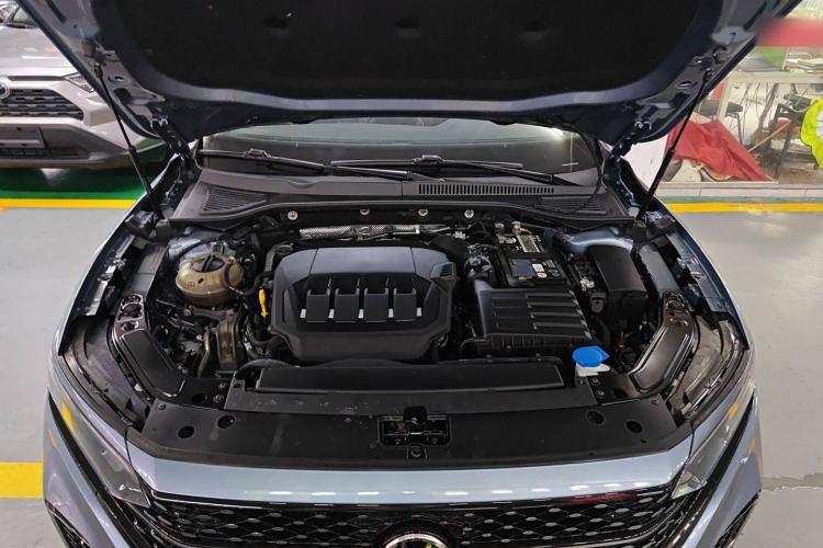 Used Volkswagen Passat 2023 330TSI Starry Luxury Edition Engine Bay