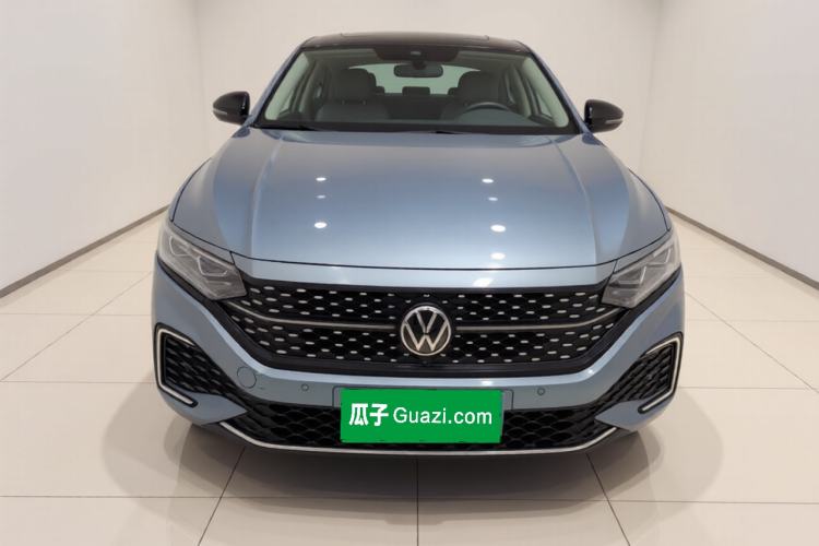 Used Volkswagen Passat 2023 330TSI Starry Luxury Edition Exterior 1
