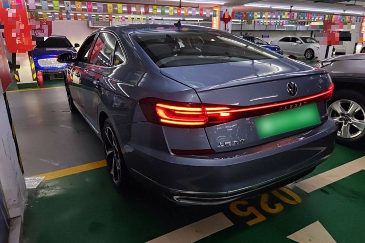 Used Volkswagen Passat 2023 330TSI Starry Luxury Edition Exterior 1