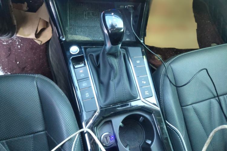 Used Volkswagen Passat 2023 330TSI Starry Luxury Edition Gear Lever