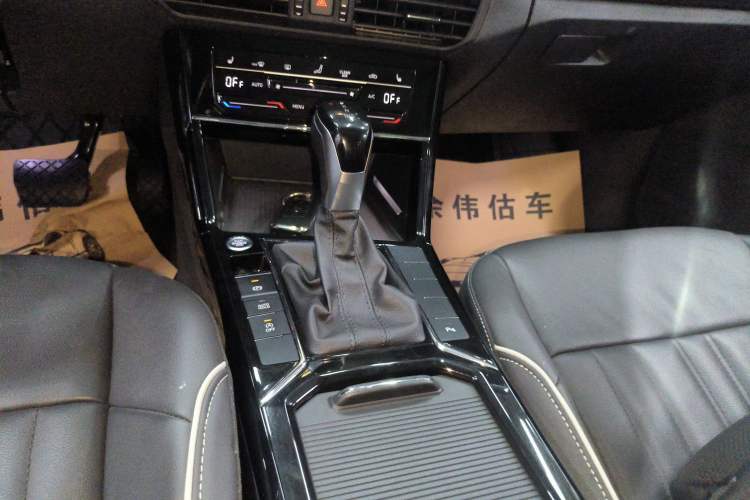Used Volkswagen Passat 2023 Revised 330TSI Elite Edition Gear Lever
