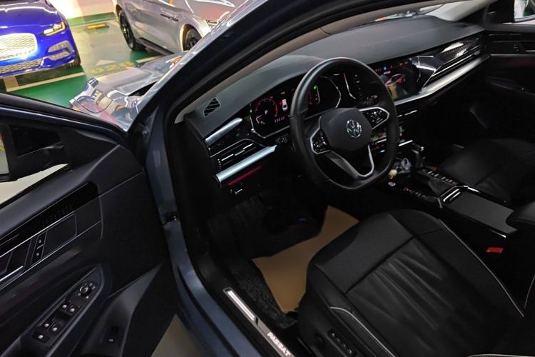 Used Volkswagen Passat 2023 330TSI Starry Luxury Edition Interior 3