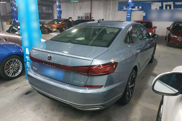 Used Volkswagen Passat 2023 330TSI Starry Luxury Edition Rear Right 45 Deg