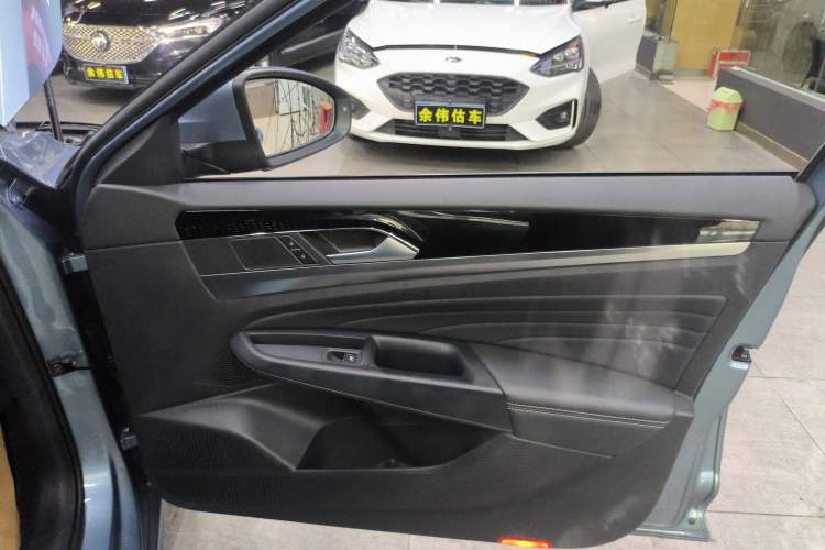 Used Volkswagen Passat 2023 Revised 330TSI Elite Edition Right Front Door Interior