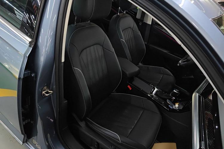 Used Volkswagen Passat 2023 330TSI Starry Luxury Edition Right Front Seat