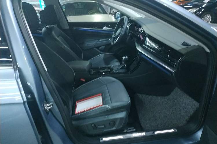 Used Volkswagen Passat 2023 330TSI Starry Luxury Edition Right Front Seat